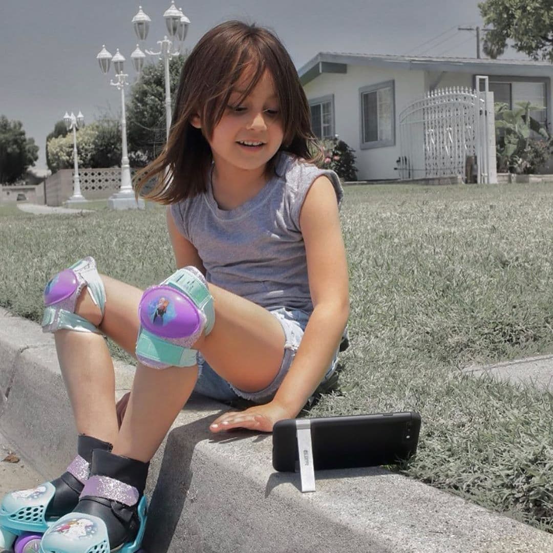 De acuerdo con People en español, la niña nació en un auto camino al hospital y su segundo nombre es el apodo que su madre le dio a la fallecida Jenni Rivera.