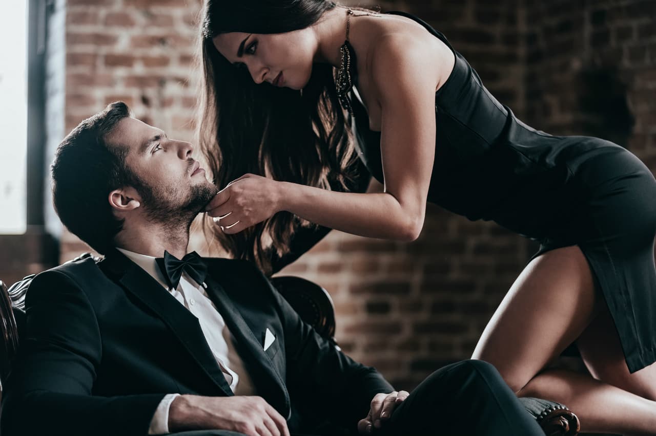 Los hombres tienen muchas fantasías sexuales, pero hay 5 que son sus favoritas. ¡Haz clic en la galería!