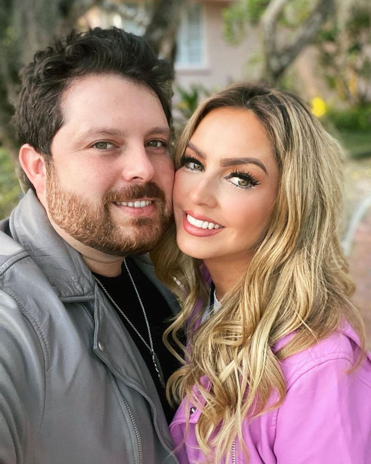Karla Díaz presume transformación de su esposo tras bajar 15 kilos