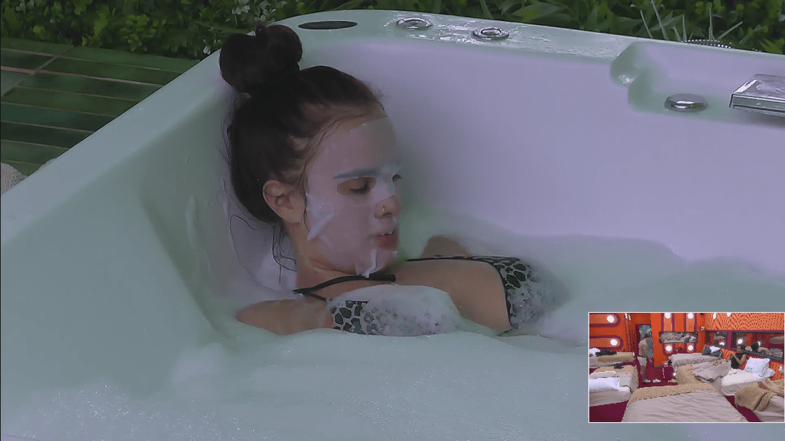 Gala en el jacuzzi