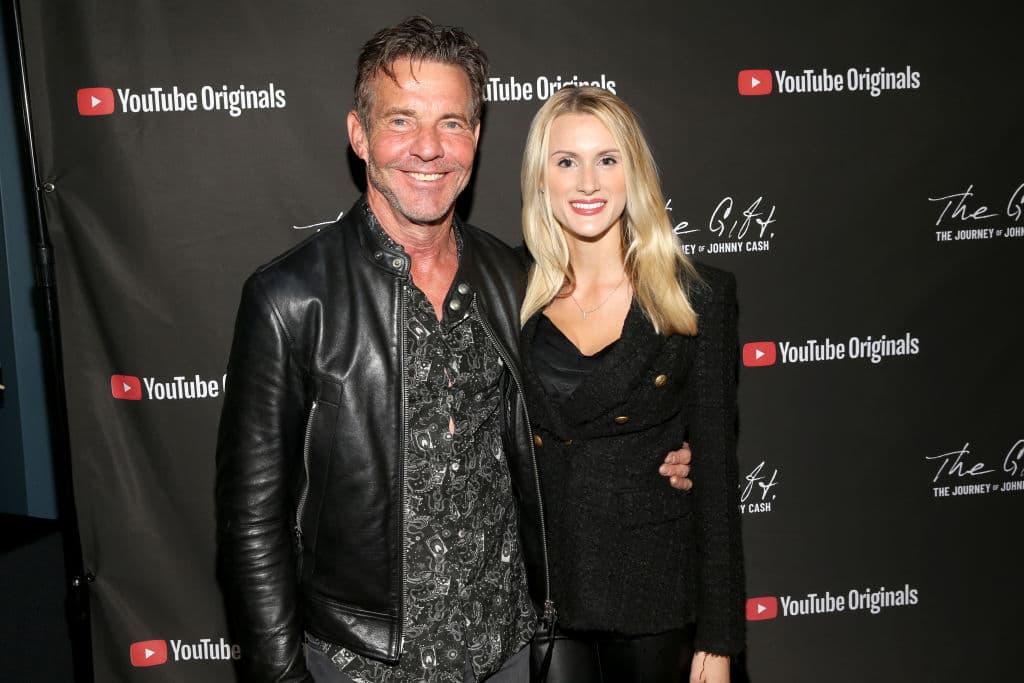 De acuerdo con la revista People, Dennis Quaid y Laura Savoie suspendieron su boda debido a la emergencia mundial que se vive por el coronavirus. La pareja se comprometió en octubre pasado tras algunos meses de romance.