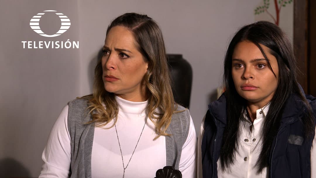 Rosa se entera que su padre golpeó a Francisco de Dios y le reclama a su papá, pero Martha interviene para que no se den cuenta de los sentimientos de Rosa.