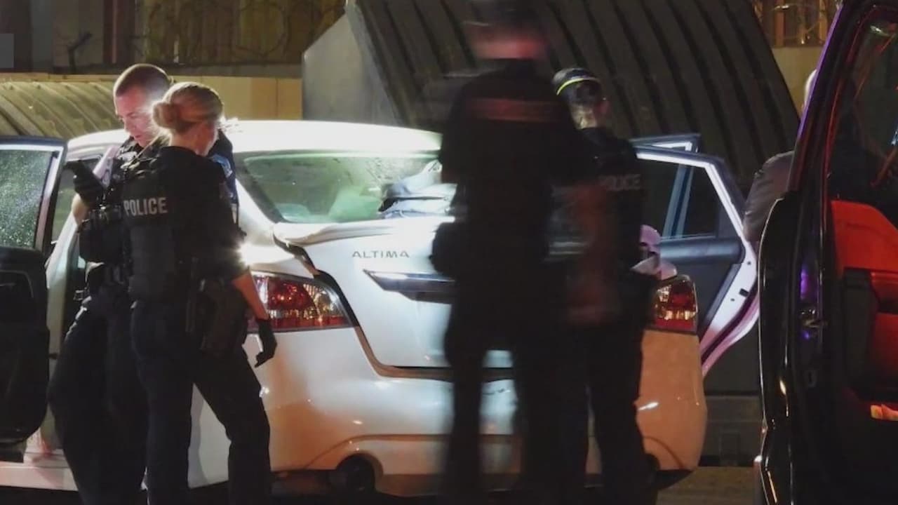 Fuerte operativo de SWAT termina con arresto de hombre armado en mesa