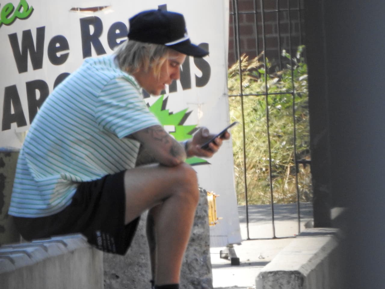 Se especula que quizá estaría teniendo una emotiva conversación con su prometida Hailey Baldwin.