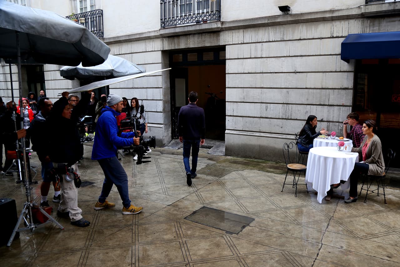 Se contrataron a 30 extras para las grabaciones.