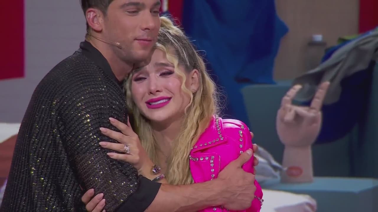 Esposa de Poncho rompe en llanto y asegura que ha estado a punto de "tirar la toalla"