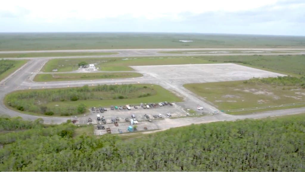 ¿Cómo es por dentro el "Alcatraz de los caimanes", el polémico centro de detención de inmigrantes en los Everglades?