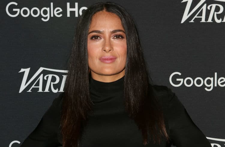 Salma Hayek cautiva a sus seguidores de Instagram con sexy escote
