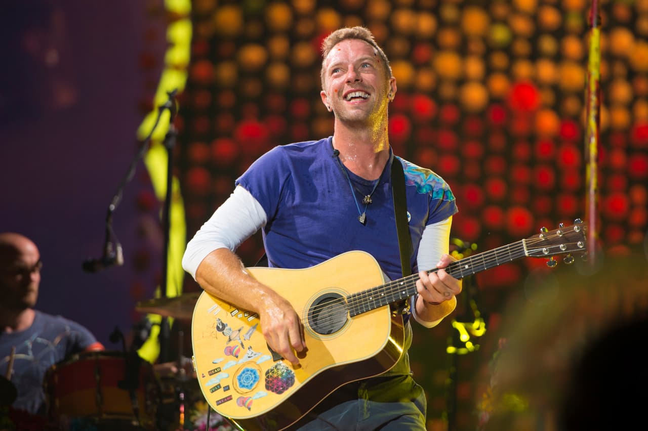 Coldplay estrena ‘Orphans’, un crudo, real y conmovedor video musical