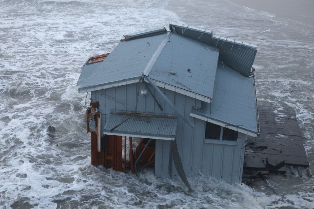 Oleaje del Pacífico destruye parte del muelle de Santa Cruz: La historia en 20 imágenes