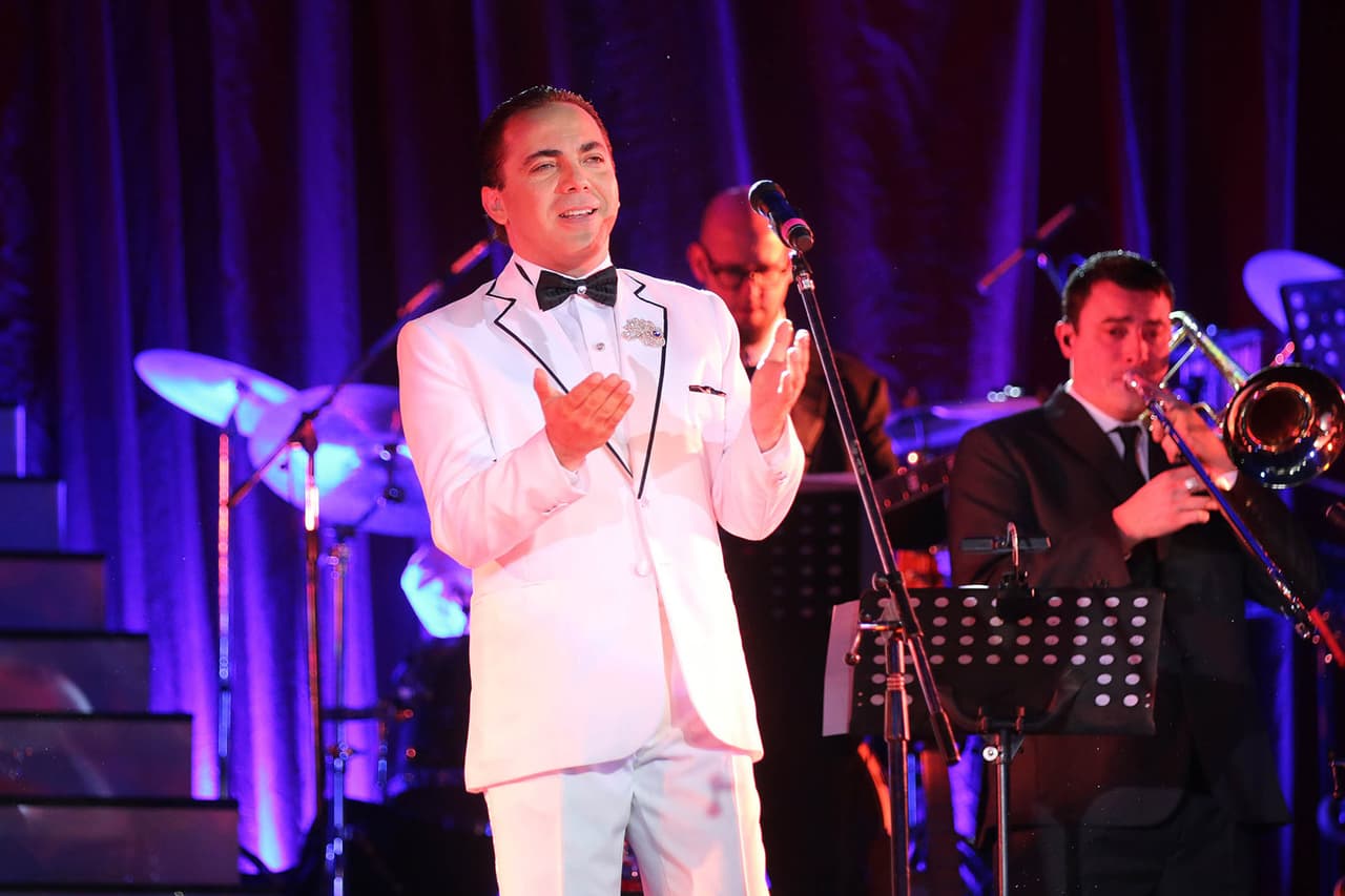 Cristian Castro vuelve a aumentar de peso