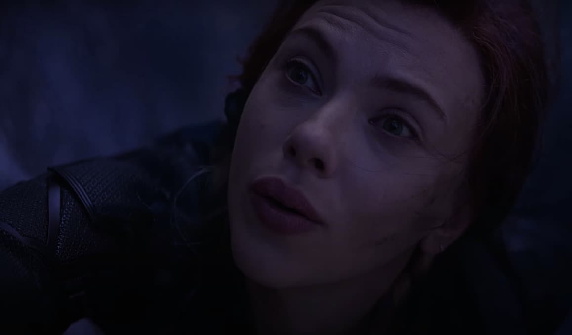 <b>Black Widow</b>
<br>Una de las escenas más tristes de ‘Avengers: Endgame’ es cuando Clinton Barton y Natasha Romanov se dan cuenta que uno de los dos tiene que morir para conseguir la Gema del Alma. Finalmente Black Widow es quien se sacrifica, dejando un gran vacío en los corazones de todos los fans de Marvel.