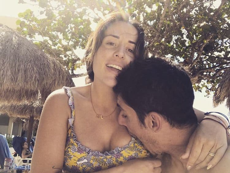 Zuria Vega posó junto a su esposo Alberto Guerra