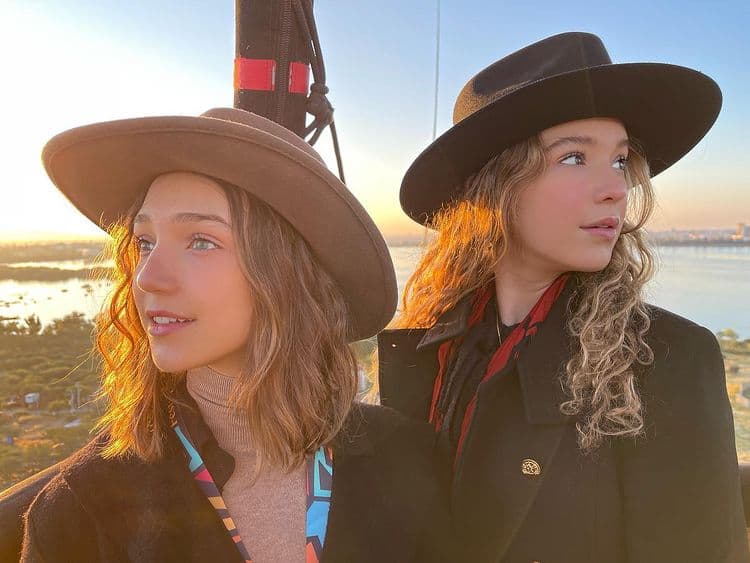 Las hijas de Erik Rubín y Andrea Legarreta conquistaron desde la capital francesa.
