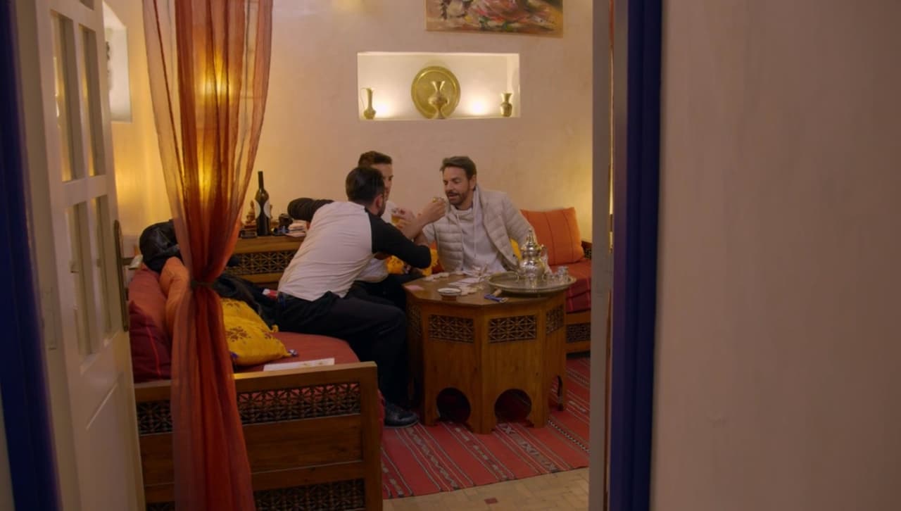 Durante una tarde de juegos, Eugenio incluso se tomó una copa con sus hijos, "quiero dejar de ser el papá de José Eduardo para ser su amigo; es como una carta de amor a José Eduardo".