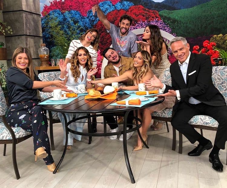 “Gracias Anette Michel por habernos acompañado durante esta semana como conductora invitada ¡Te queremos!”, sentenciaron, hecho que aplaudieron los fieles admiradores de la actriz y de la emisión.