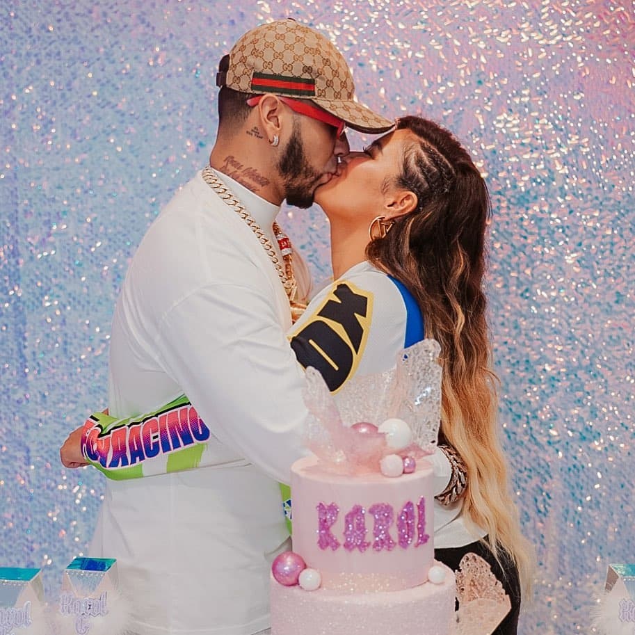 Anuel AA le dio un regalazo a Karol G por su cumpleaños