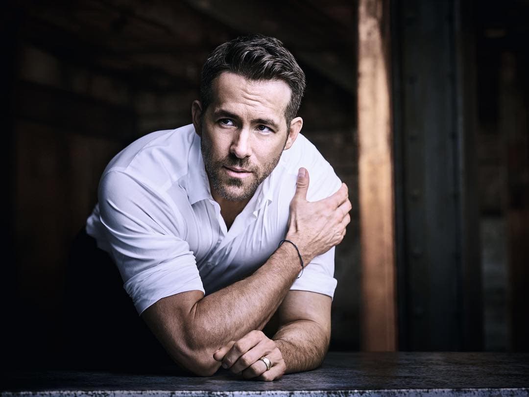 Ryan Reynolds se 'une' al K-Pop y se hace pasar por un integrante de EXO