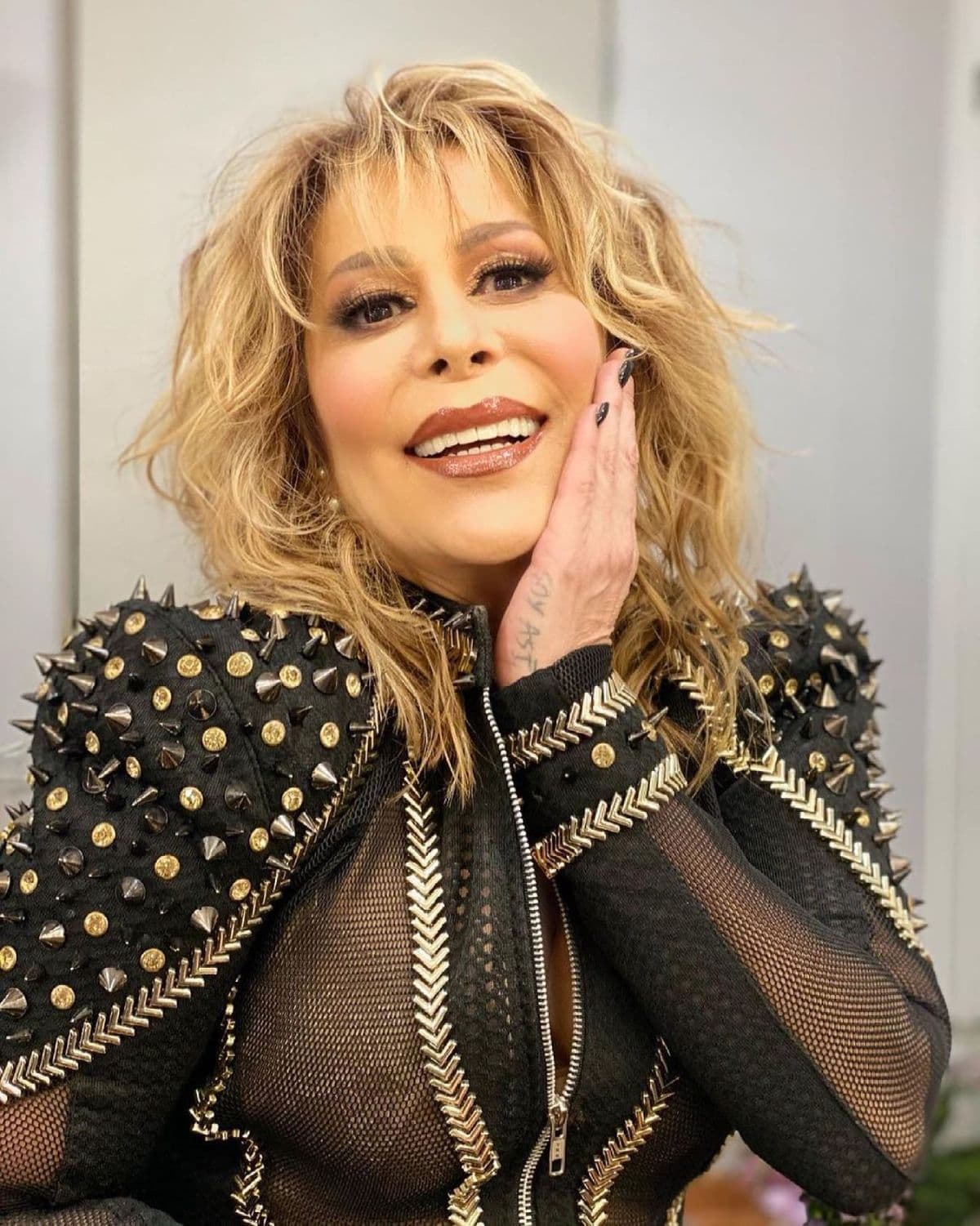 La cantante compartió un comunicado y destapó su estado de salud