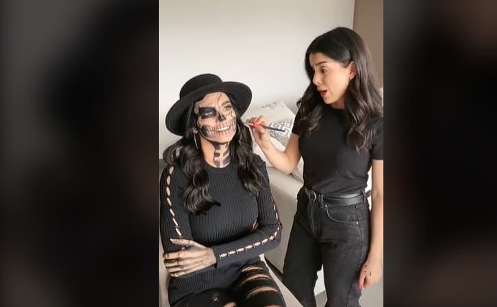 Livia Brito se dejó cautivar por las tradiciones mexicanas y se caracterizó de 'Catrina' para protagonizar divertidos videos de TikTok.