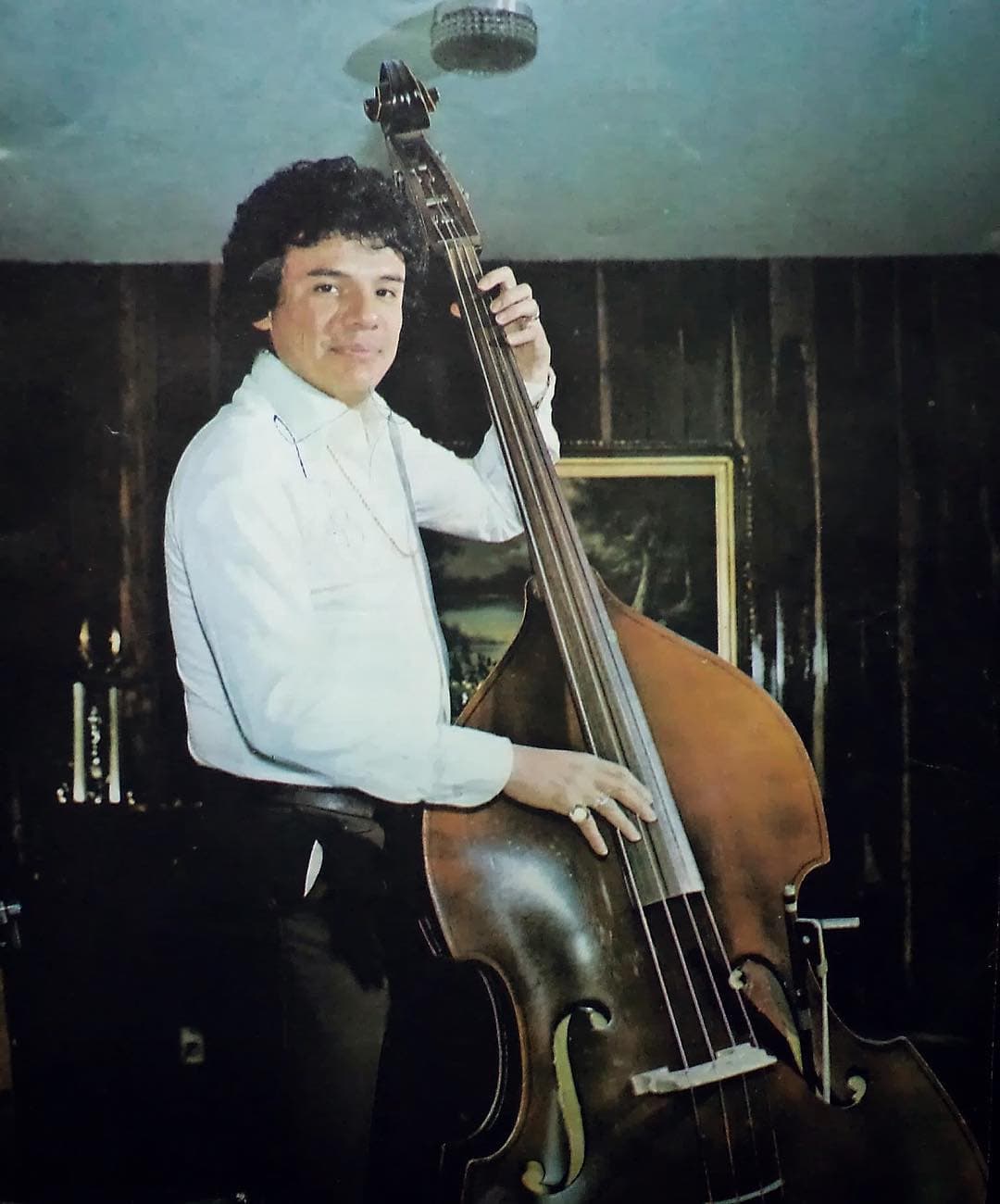 En 1965 editó su primer LP, el cual no tuvo mucho éxito, pero no se rindió y durante tres años fue vocalista del trío Los PEG y comenzó a ser conocido con el nombre artístico ‘José José’; el primer José por su nombre y el segundo en memoria de su padre, quien ya había fallecido.