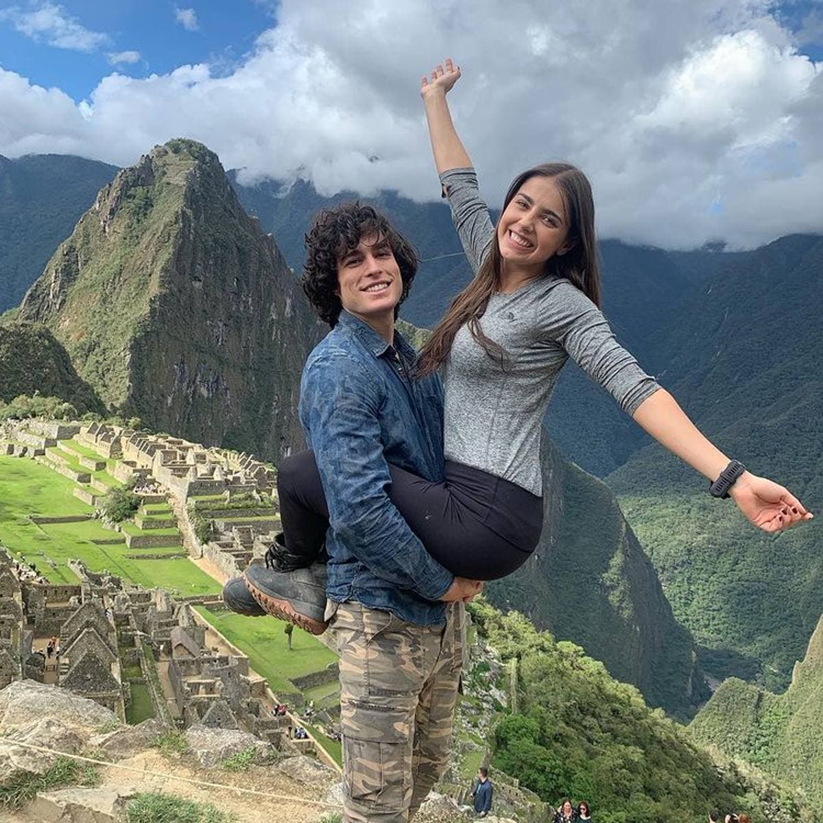 Michelle Renaud y Danilo Carrera dieron a conocer el fin de su noviazgo el 25 de enero de 2021 a través de un breve comunicado en sus redes y tras más de año y medio juntos.