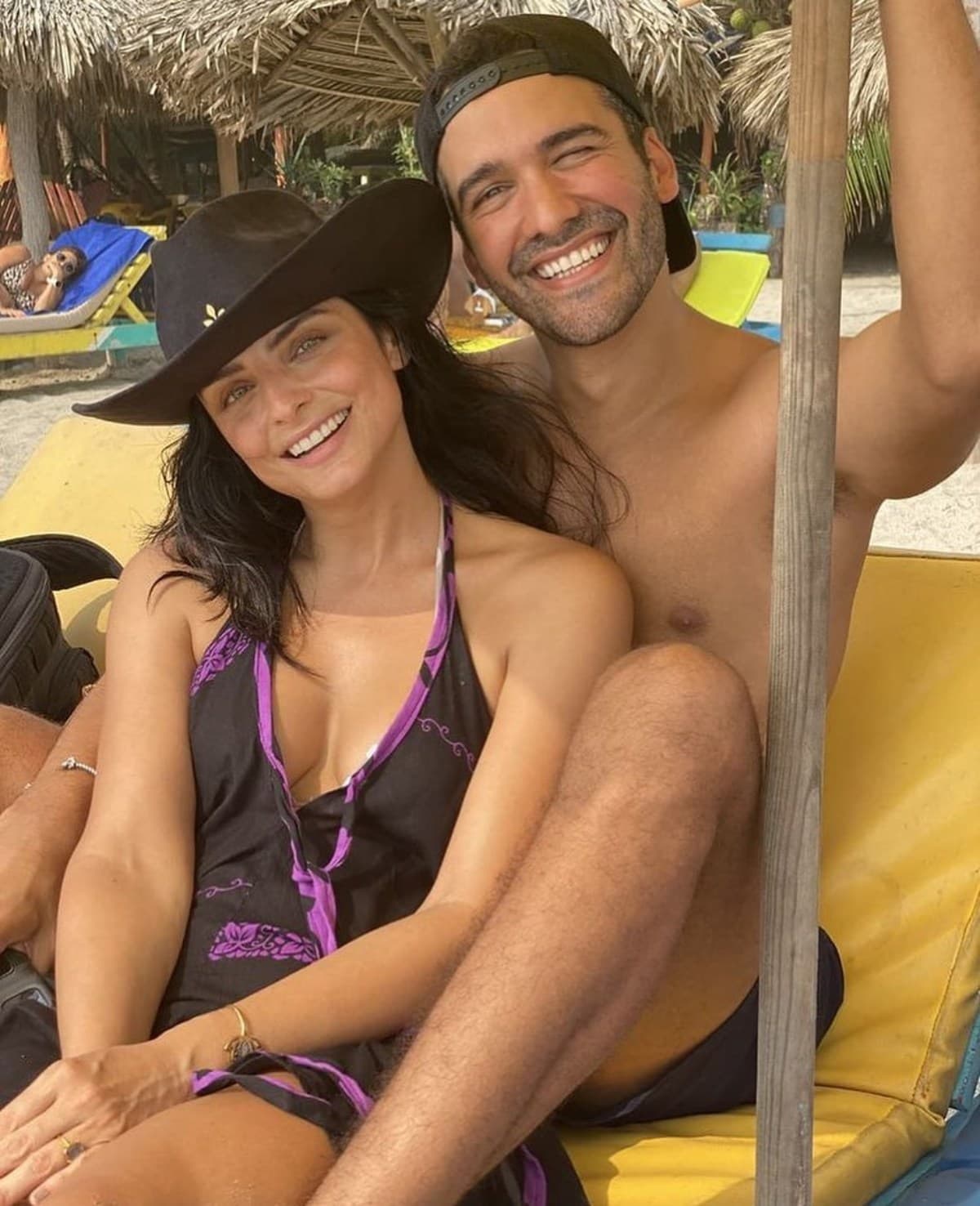 Aislinn Derbez hace lo impensable y exhibe a su novio en tremenda foto