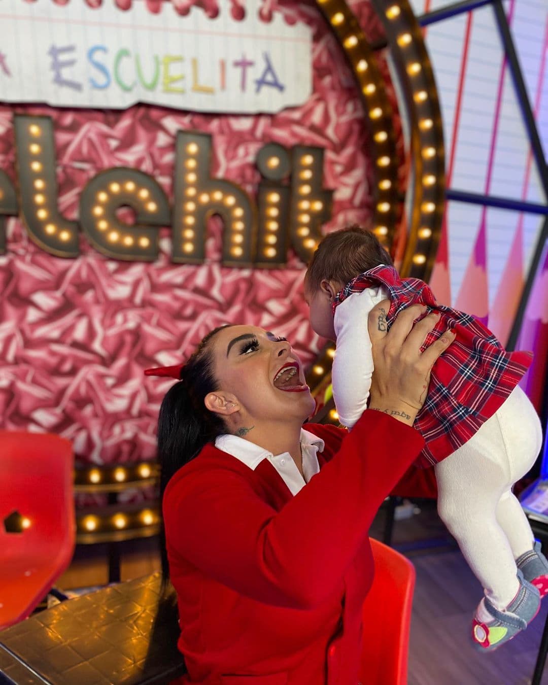 En Fotos: Los momentos más tiernos de la Wanders Lover y su bebé