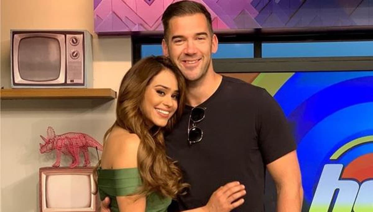 En junio, Yanet García reveló en una dinámica de Instagram que había concluido su relación con Lewis Howes tras dos años de noviazgo; la exconductora del programa Hoy no dio detalles sobre la ruptura.
