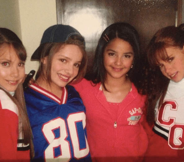 En un video en su cuenta de YouTube, Cervantes narró que cuando era niña su mamá le aconsejó ser actriz, así que a los ocho años comenzó a estudiar actuación en el Centro de Educación Artística de Televisa (CEA), donde estuvo por dos años antes de empezar a tener la oportunidad de audicionar y participar en diversos programas.