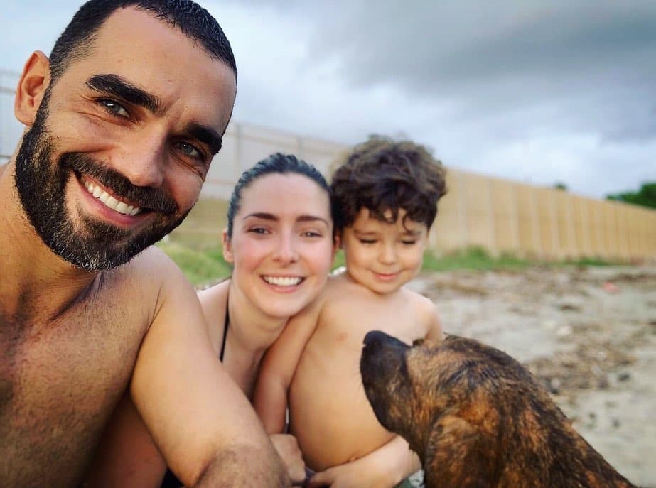 “Feliz cumple al otro amor de mi vida, mi gigantón hermoso, mi lugar seguro, mi familia, te amo y te deseo que la vida te llene de bendiciones como tú a nosotros de amor, que tus sueños se realicen y que siempre te sepas amado y seas feliz”, escribió minutos más tarde es su perfil social junto con una serie de fotografías familiares.