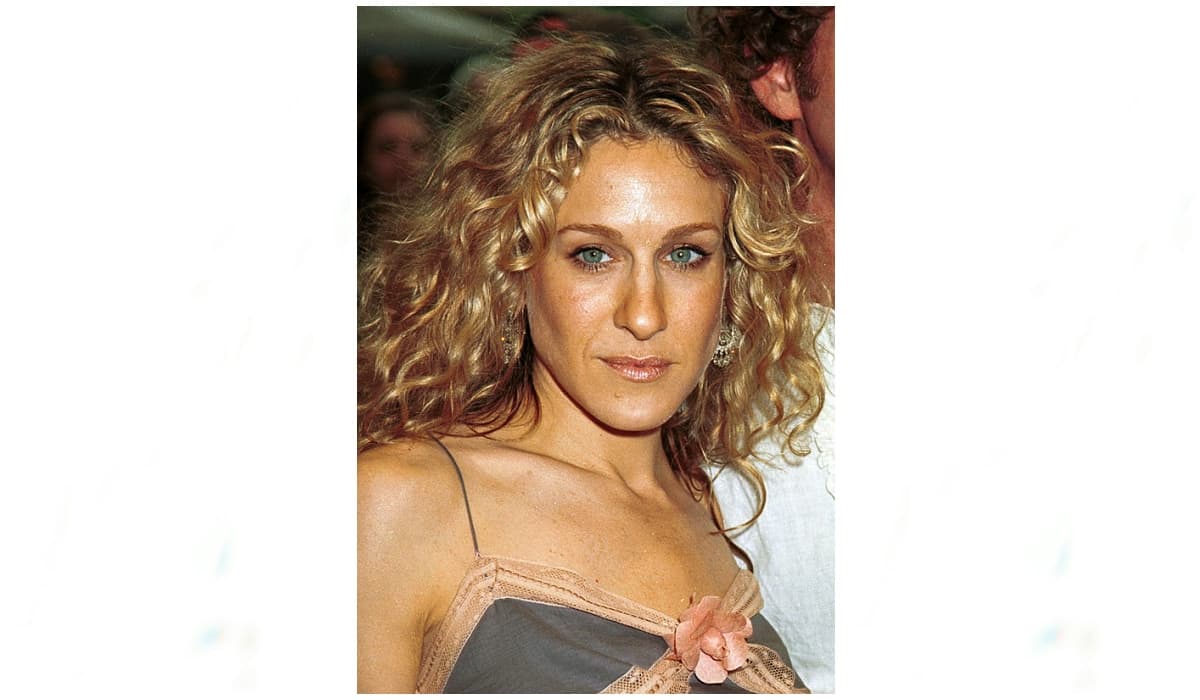 <b>Sarah Jessica Parker y Kim Cattrall</b>
<br>Durante años, los rumores aseguraban que había una mala relación entre estas dos actrices protagonistas de 'Sex And The City' y si bien Parker lo desmintió en una entrevista para 'ELLE' en el 2009, era evidente que algo raro sucedía en el set.
<br>