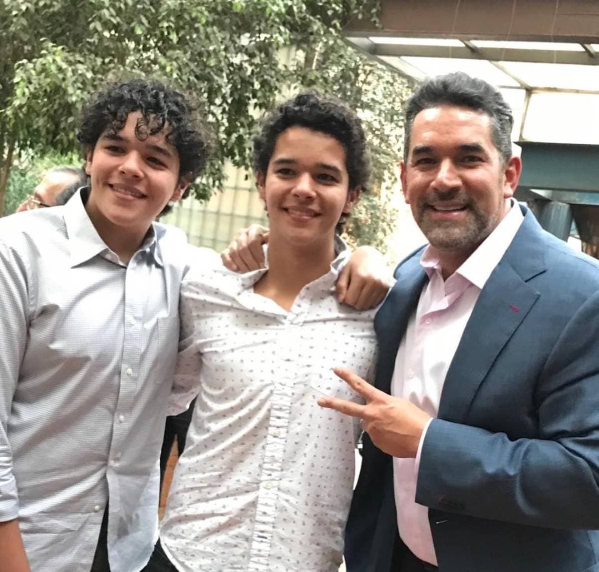 Eduardo Santamarina publica impresionante foto con su hijo y afirman: ‘Así te veías hace 20 años’