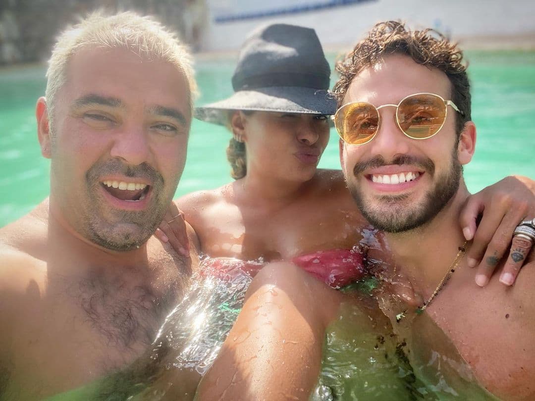 Incluso Verónica Castro reaccionó a la tierna foto entre Galilea Montijo y Paola Carus, dedicándoles varias caritas sonrientes.