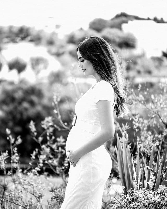 Ximena Navarrete, a punto de dar a luz, publica imágenes inéditas de su proceso para embarazarse