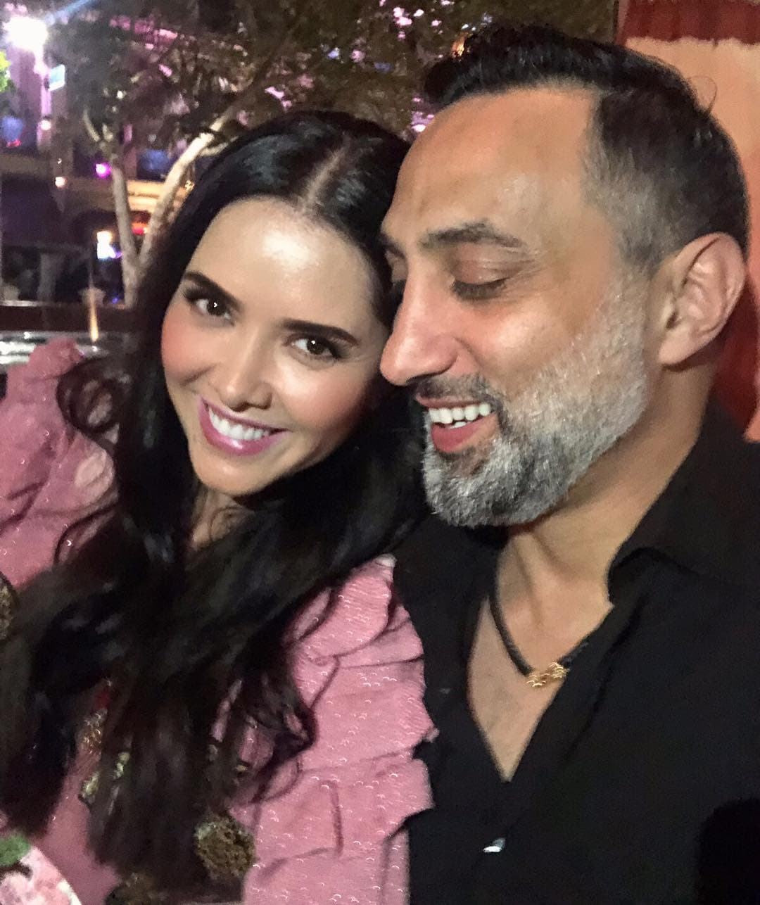 Por su parte el australiano eliminó todas las fotografías que tenía en su cuenta de Instagram y dejó de seguir a la actriz y a su hija Bella, pese a que ellas todavía están en su lista de seguidores.