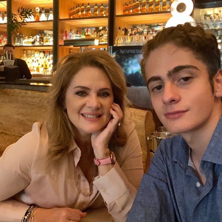 Hijo de Erika Buenfil habla de su primera desilusión amorosa y admite: “Me deprimí, no quería comer”