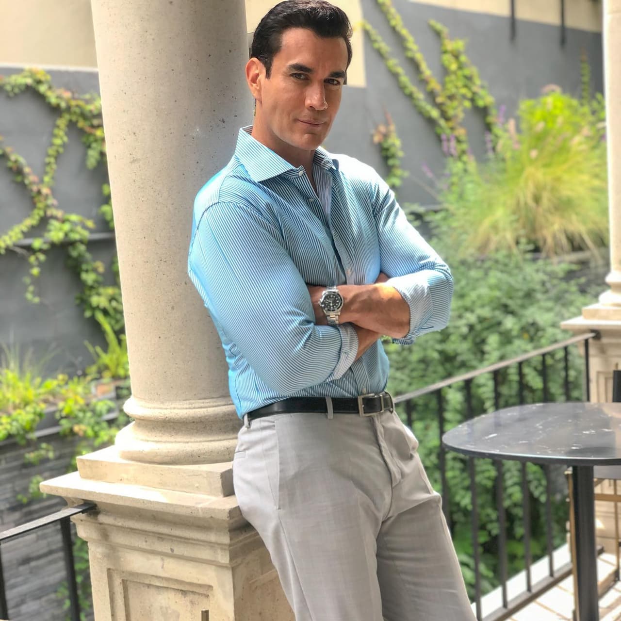 El actor soprendió con fotos junto a su mamá.
