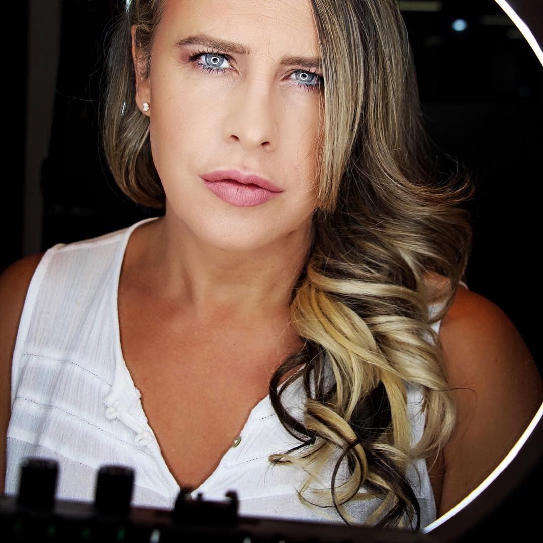 Karla Sofía luce cuerpazo en bikini y le llueven piropos