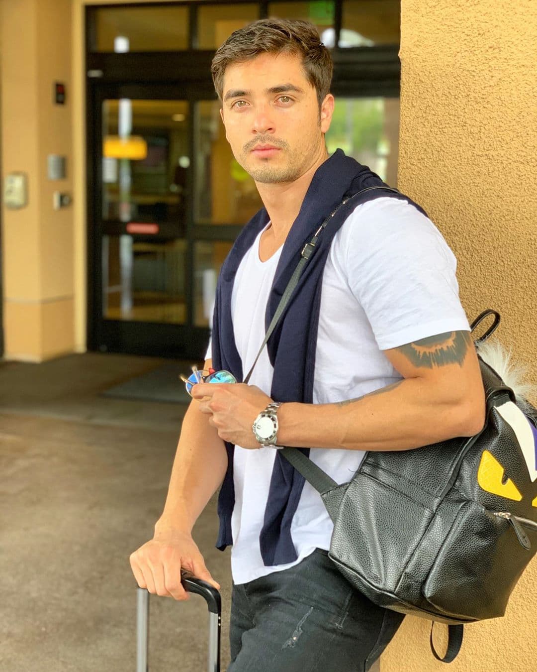 Estos dimes y diretes solo eran el principio de la guerra entre los jóvenes, pues después Christian Estrada compartió en su cuenta de Instagram una presunta indirecta para su ex: “Que la cuenten como quieran porque como es, nunca te la van a contar, pero yo sí”.