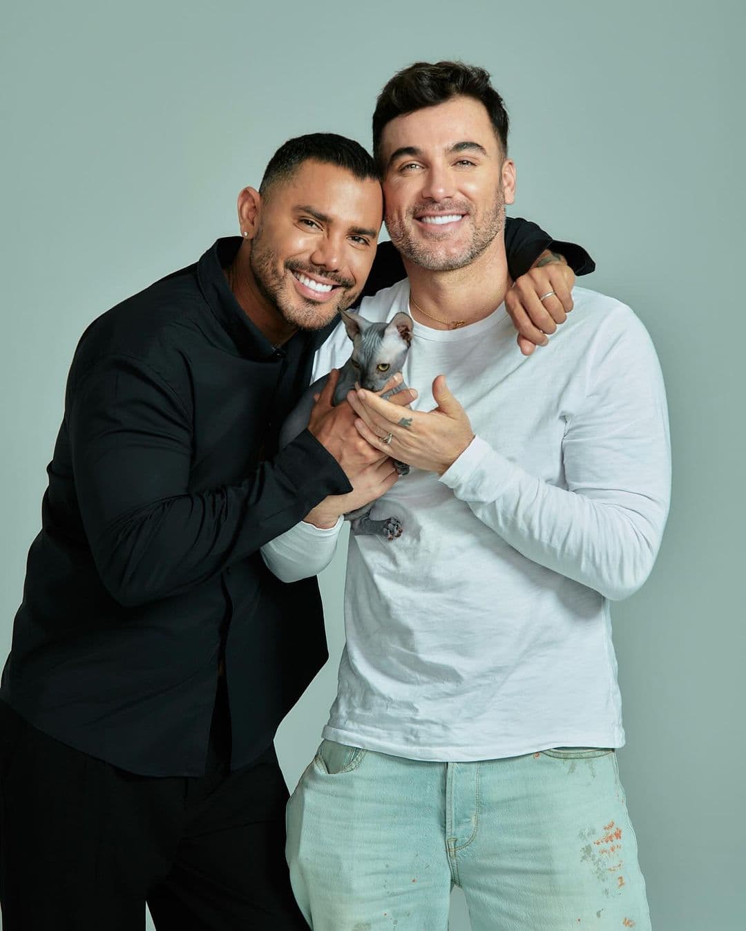 Mauricio Mejía y su esposo Enrique Guzmán.