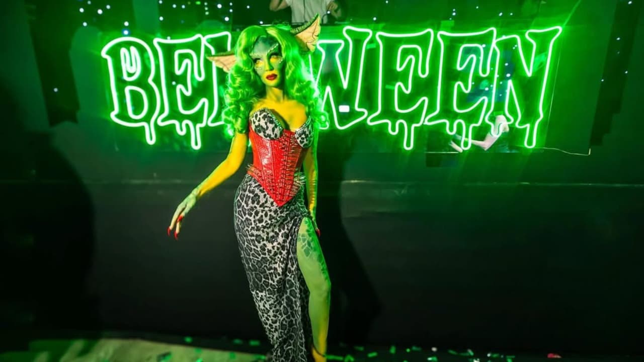 Belinda sorprendió con su disfraz en la fiesta 'Beliween'