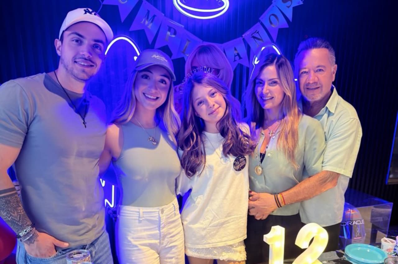 Martha Julia y sus hijos.
