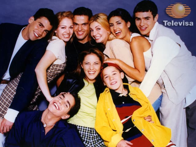 Sin embargo, su carrera comenzó en el modelaje y fue hasta 1997 que tuvo su primera oportunidad actoral en la serie ‘Mi generación’, en la que dio vida a ‘Romina’. En ese proyecto compartió créditos con Laisha Wilkins, Mauricio Barcelata, Arap Bethke y Jorge Poza, quien se convertiría en su esposo en la vida real.