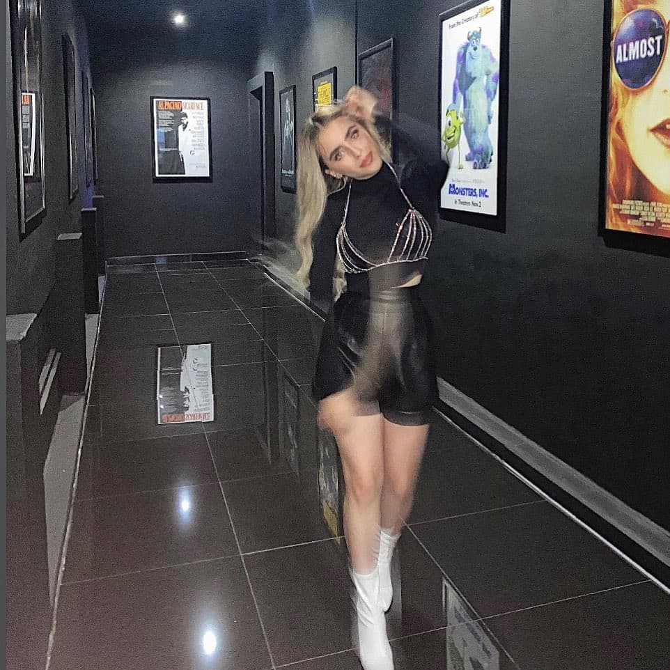 Desde que se viralizó su parecido físico con Belinda, la hermana de Christian Nodal se volvió tendencia en redes sociales y a pesar de no ser una celebridad consiguió incrementar sus seguidores a más de 145 mil fans.