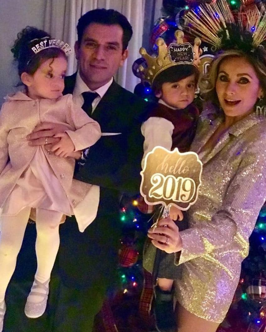 Máxima y León nacieron el 2 de diciembre de 2015 en El Paso, Texas, cuatro años después de que sus famosos padres contrajeron nupcias.