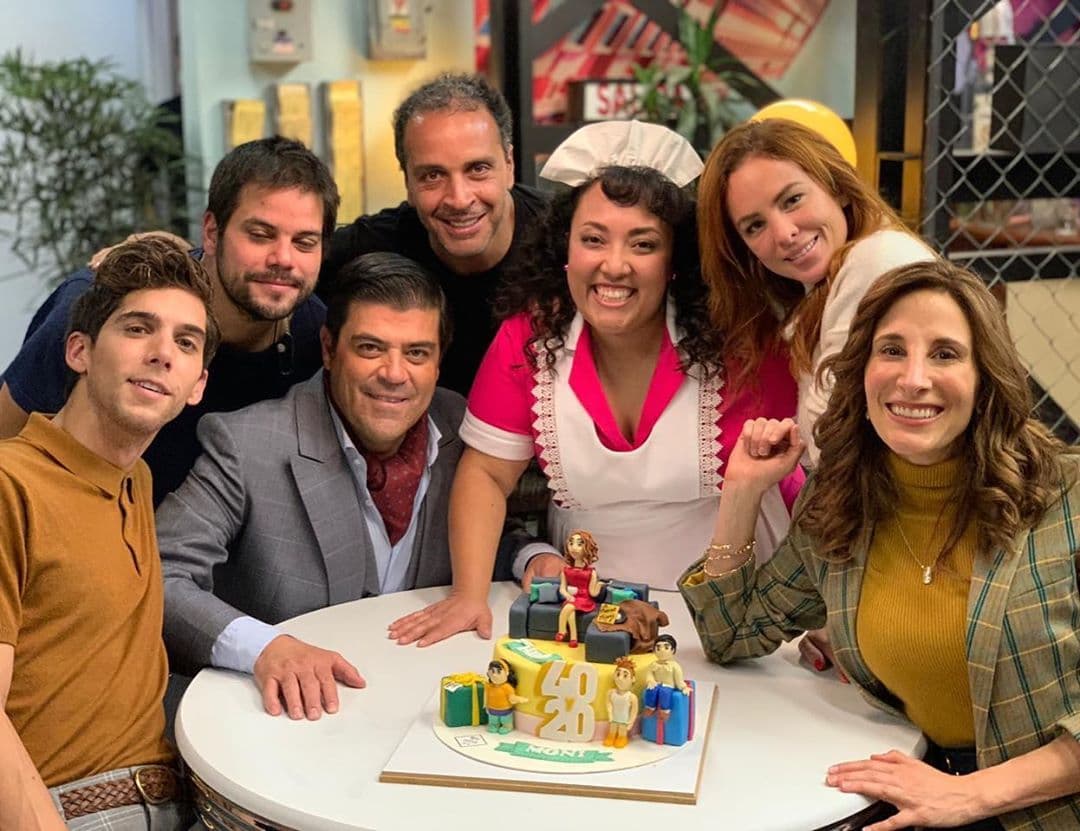 Durante las grabaciones festejaron el cumpleaños de la actriz Mónica Huarte con un pastel de '40 y 20', el pasado 28 de agosto.