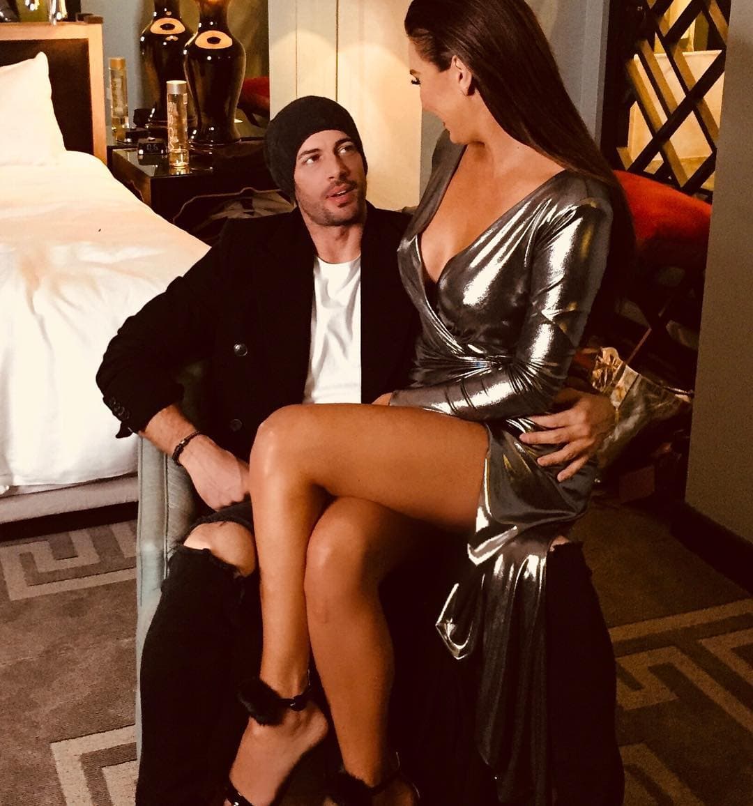 Pese a rumores y crisis, William Levy y Elizabeth Gutiérrez siguen juntos y tienen una linda familia.
