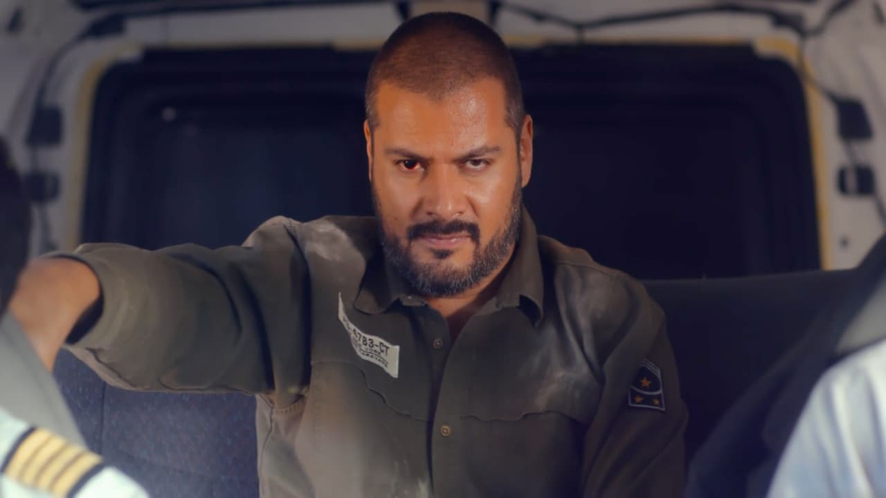 Vencerán al coronel o este hombre tiene muchas vidas.