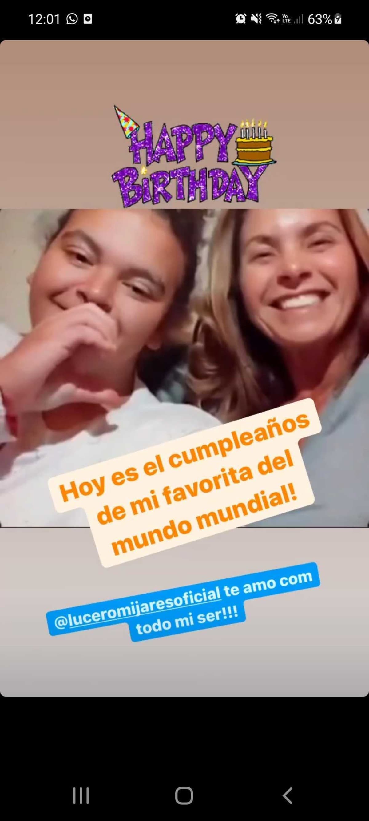 La cantante compartió la foto en su cuenta de Instagram